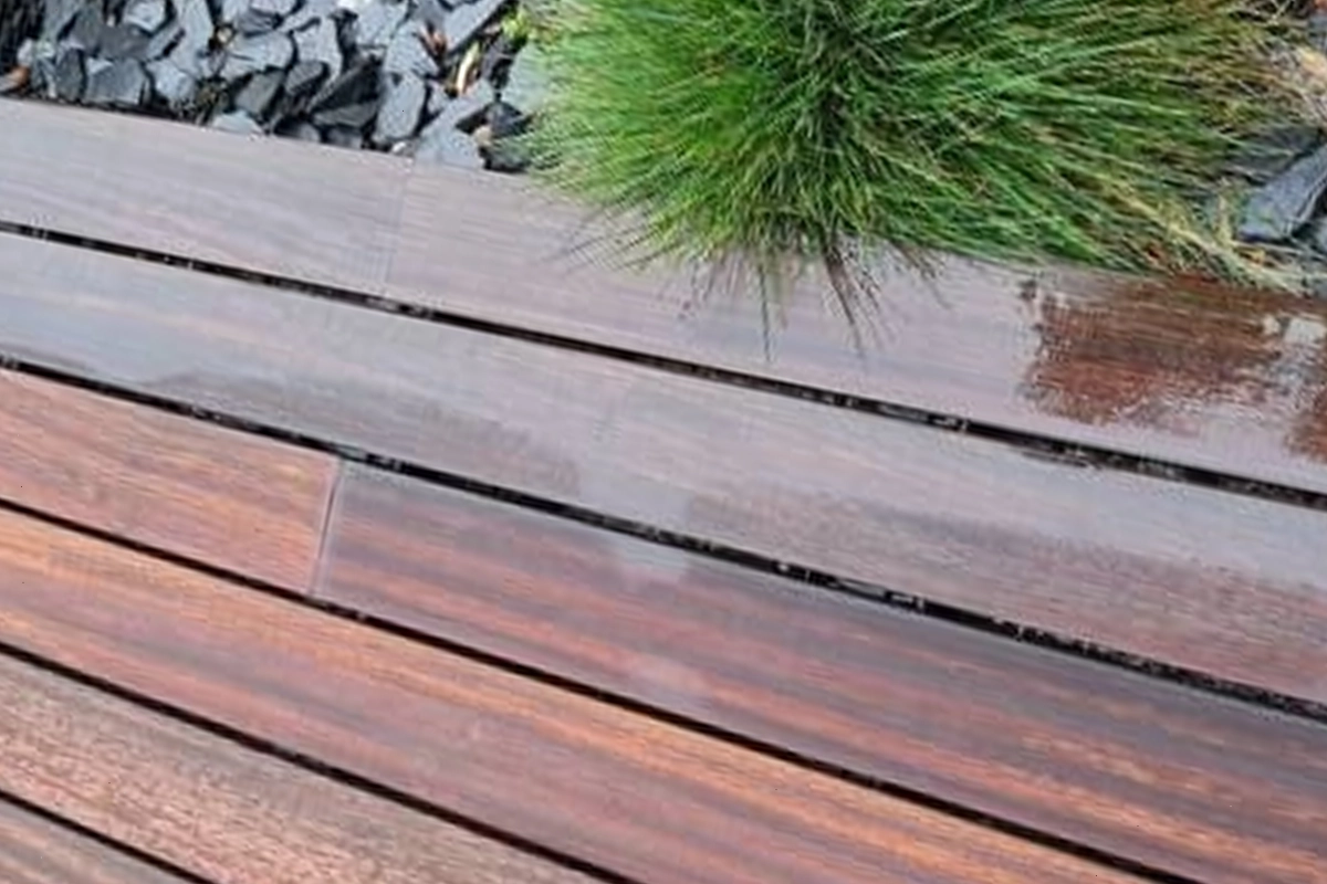 solutions entretien terrasse bois Poitiers traitement nettoyage bois extérieur
